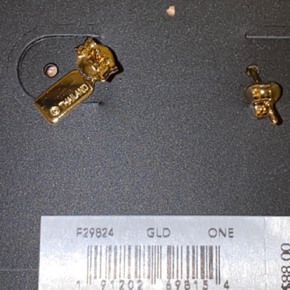 COACH GOLD SIGNATURE C tagged earrings in GOLD - Picture 6 of 8